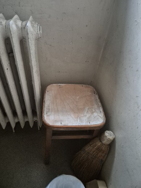 Donez mai multe obiecte de mobilier, se ridica din Bucuresti Drumul Taberei