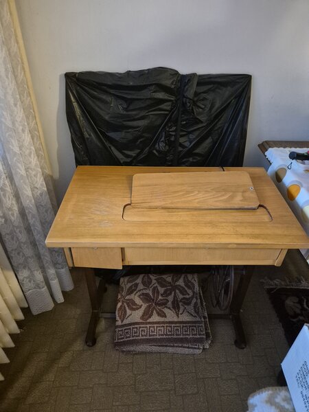 Donez mai multe obiecte de mobilier, se ridica din Bucuresti Drumul Taberei